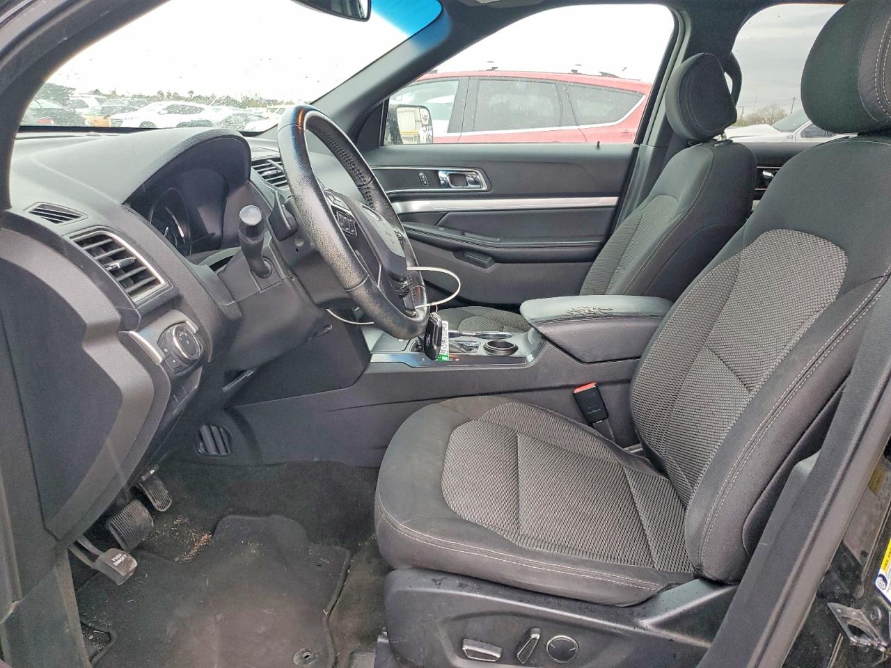 2017 FORD EXPLORER XLT photo 7