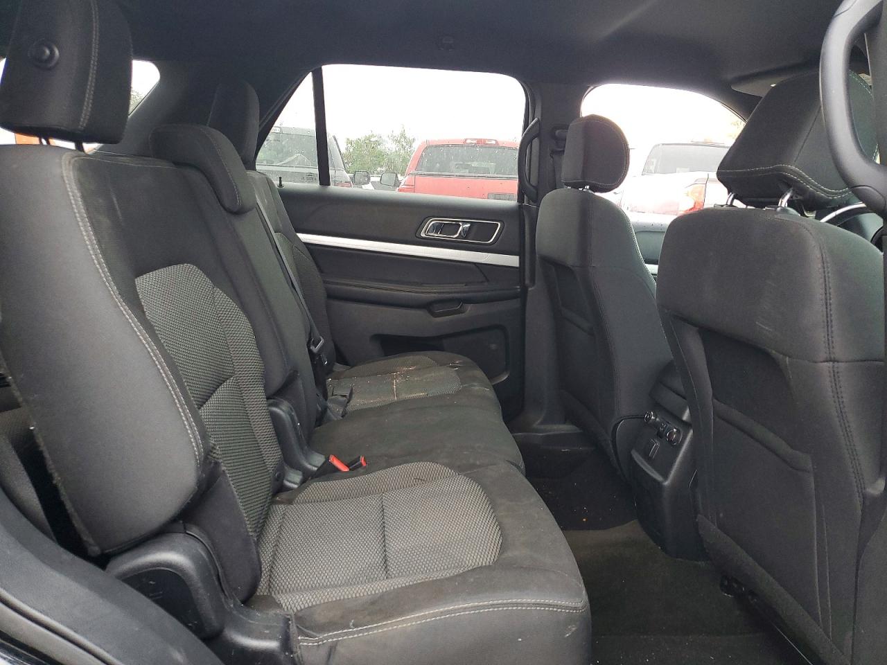 2017 FORD EXPLORER XLT photo 10