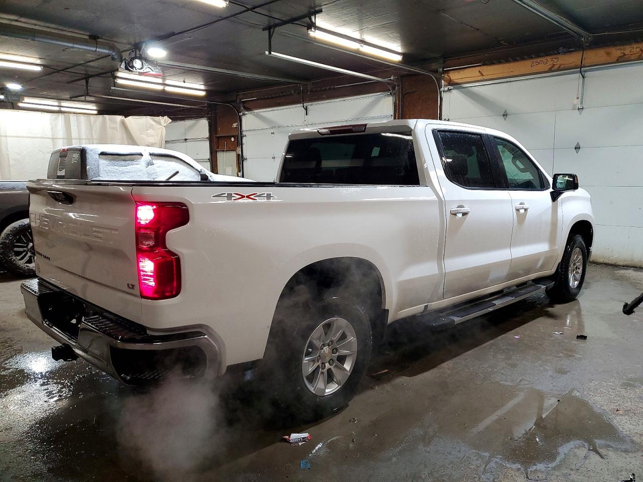 2023 CHEVROLET SILVERADO K1500 LT photo 3