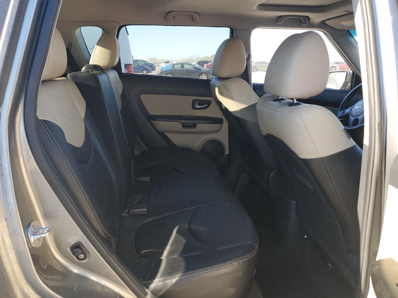 2013 KIA SOUL + photo 28