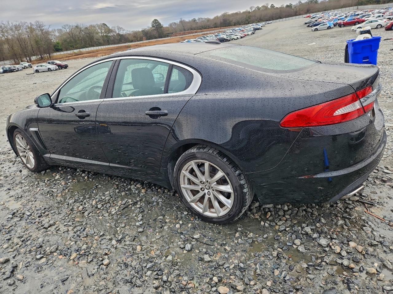 2012 JAGUAR XF photo 2