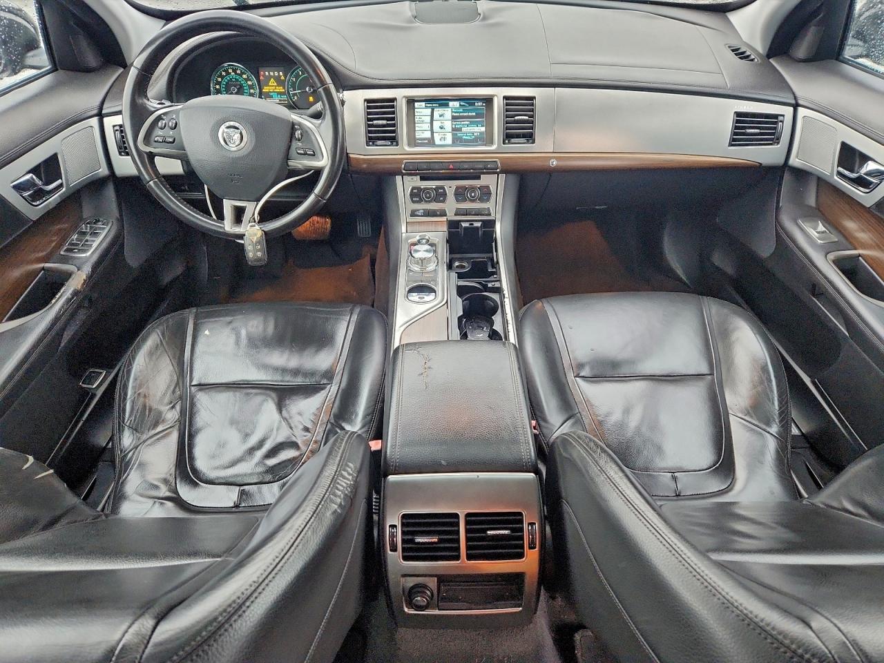 2012 JAGUAR XF photo 8