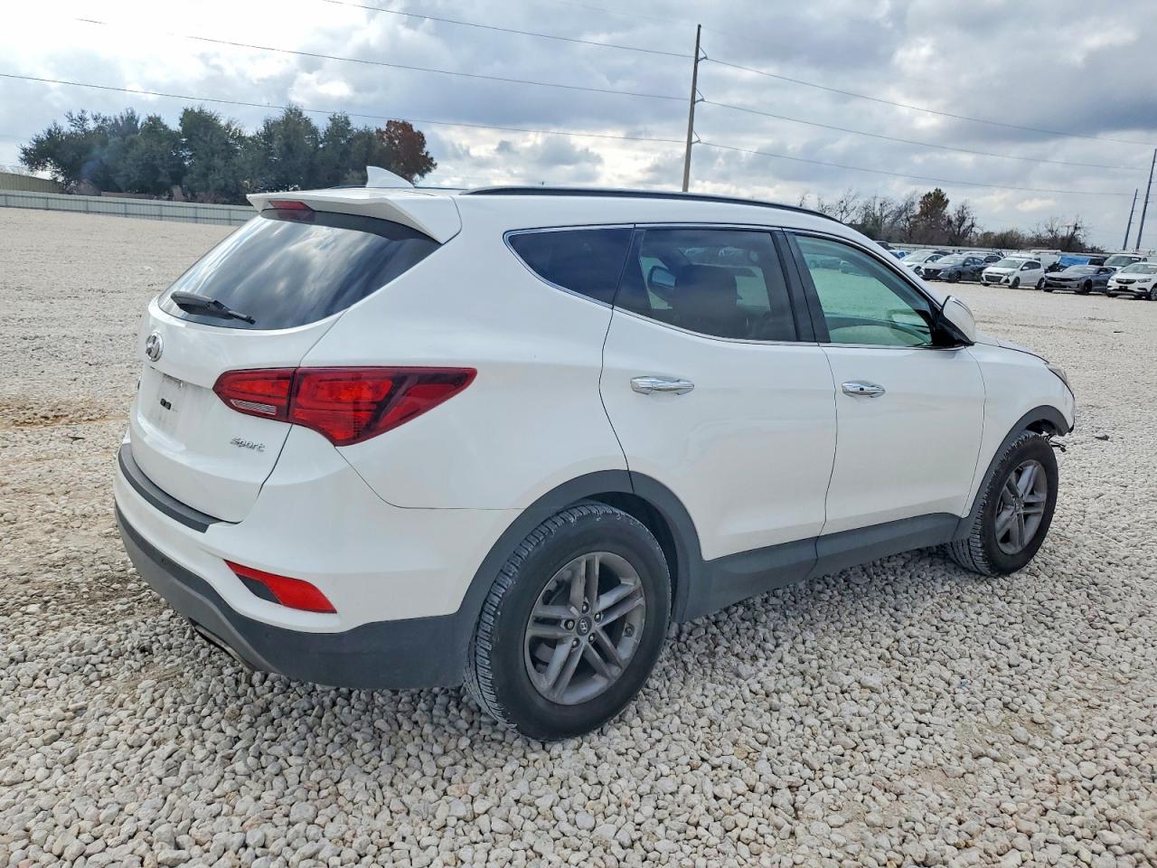 2017 HYUNDAI SANTA FE SPORT photo 3