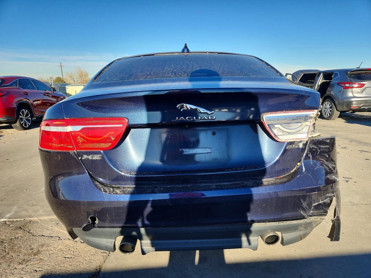 2017 JAGUAR XE PREMIUM photo 6