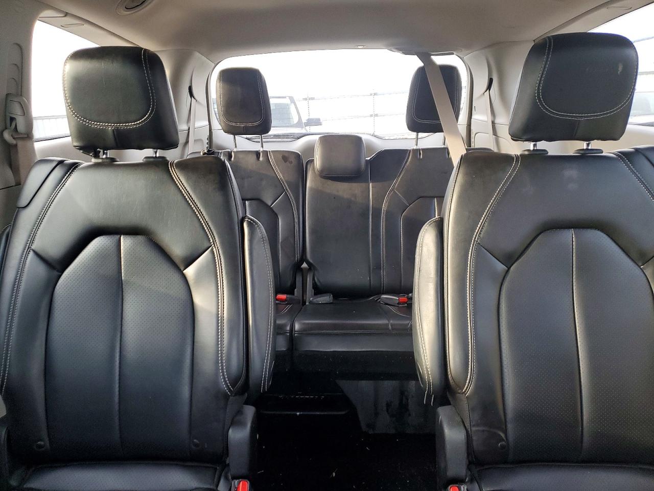 2023 CHRYSLER PACIFICA TOURING L photo 10