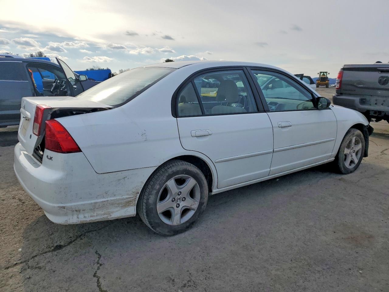 2004 HONDA CIVIC LX photo 3