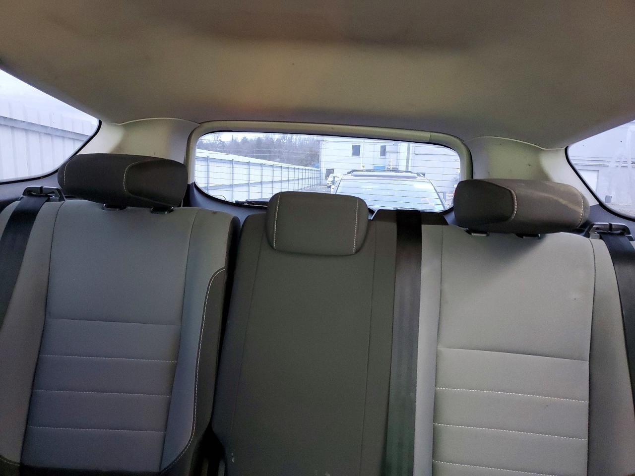 2017 FORD ESCAPE S photo 19