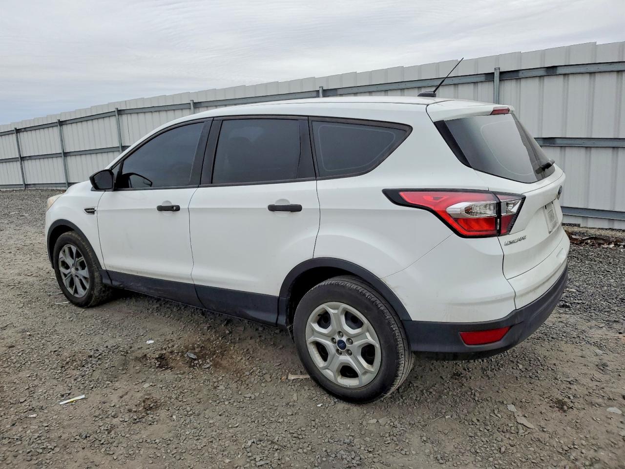 2017 FORD ESCAPE S photo 3