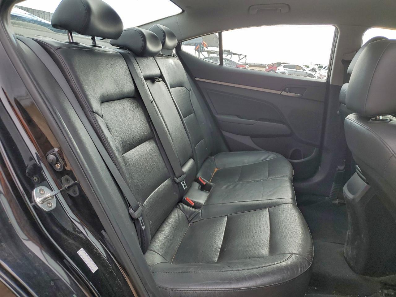 2018 HYUNDAI ELANTRA SEL photo 10