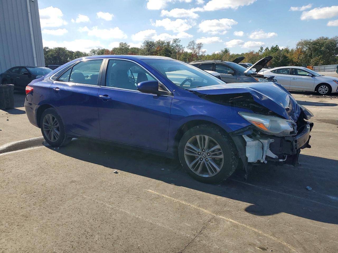 2015 TOYOTA CAMRY LE photo 4