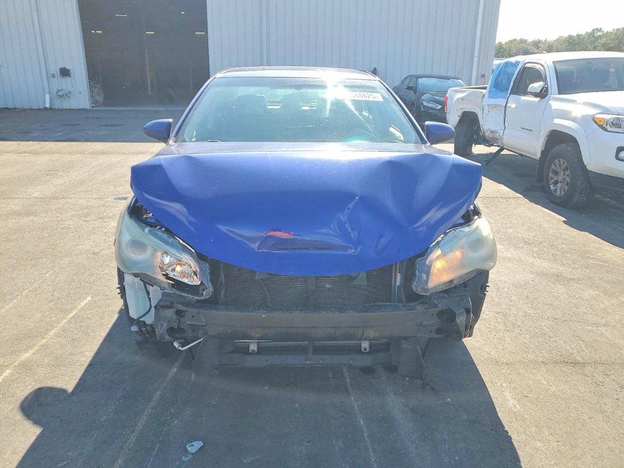 2015 TOYOTA CAMRY LE photo 5