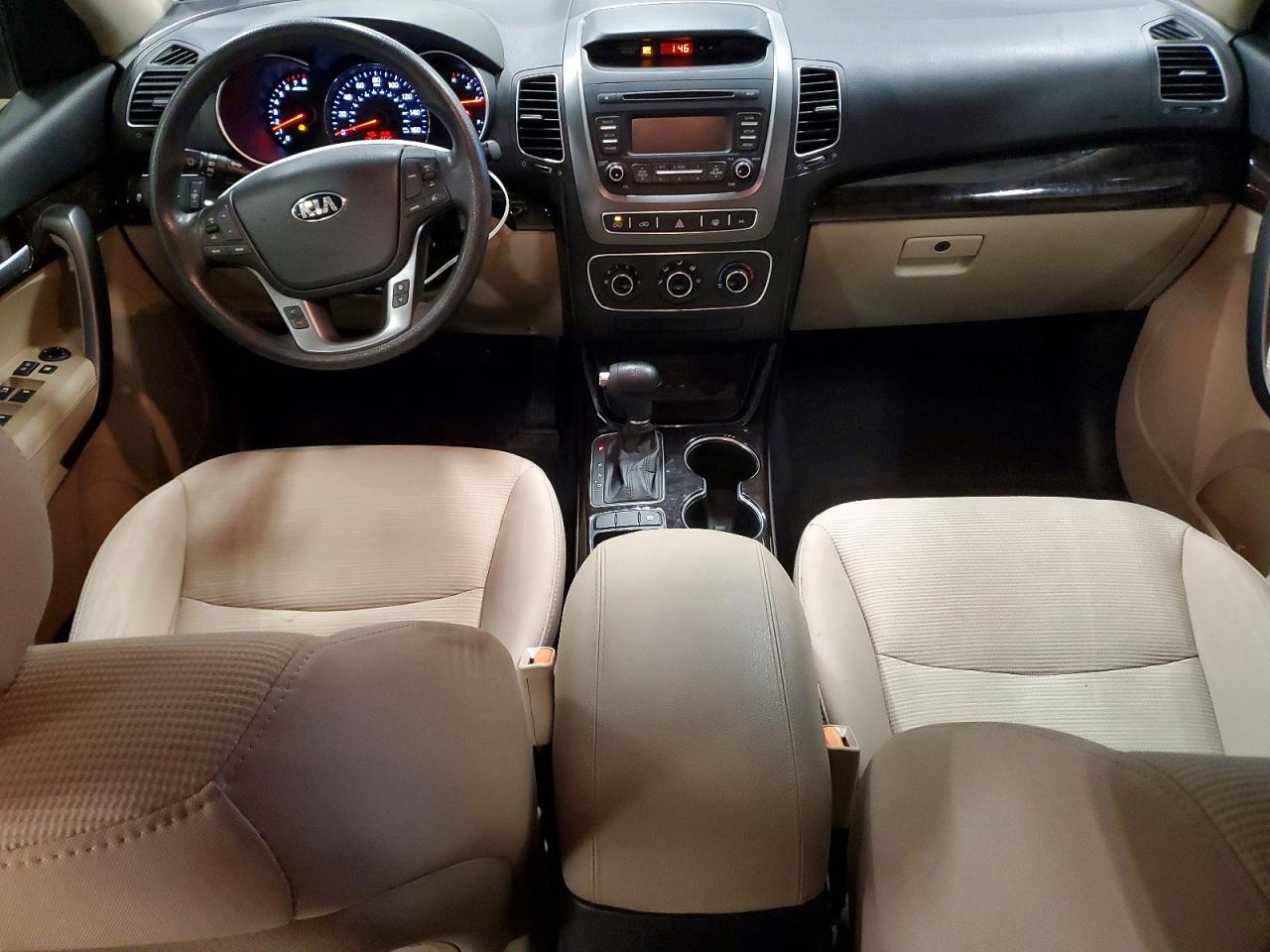 2015 KIA SORENTO LX photo 8