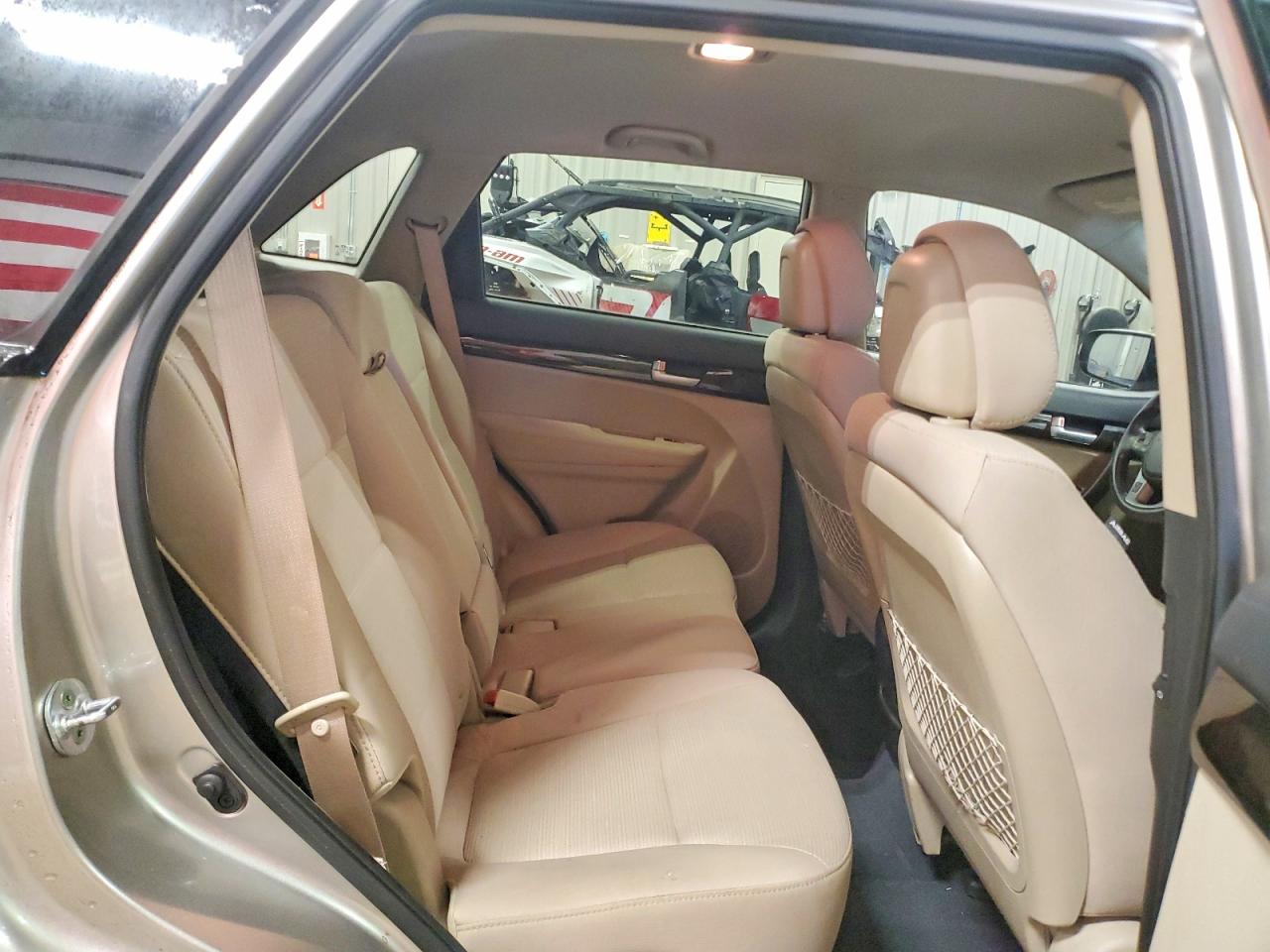 2015 KIA SORENTO LX photo 11