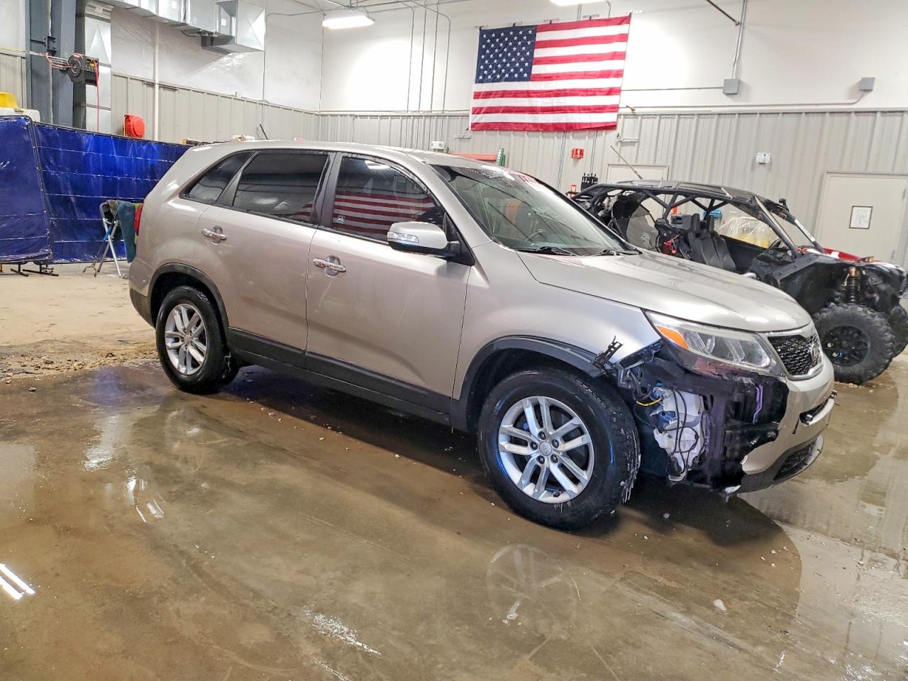 2015 KIA SORENTO LX photo 4