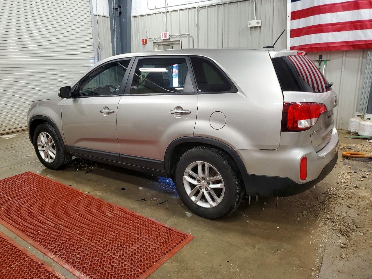 2015 KIA SORENTO LX photo 2