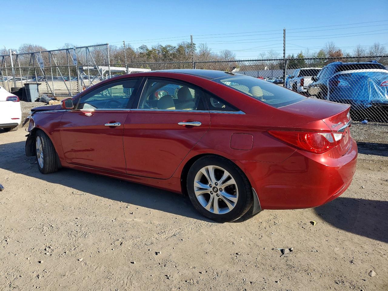 2013 HYUNDAI SONATA SE photo 2