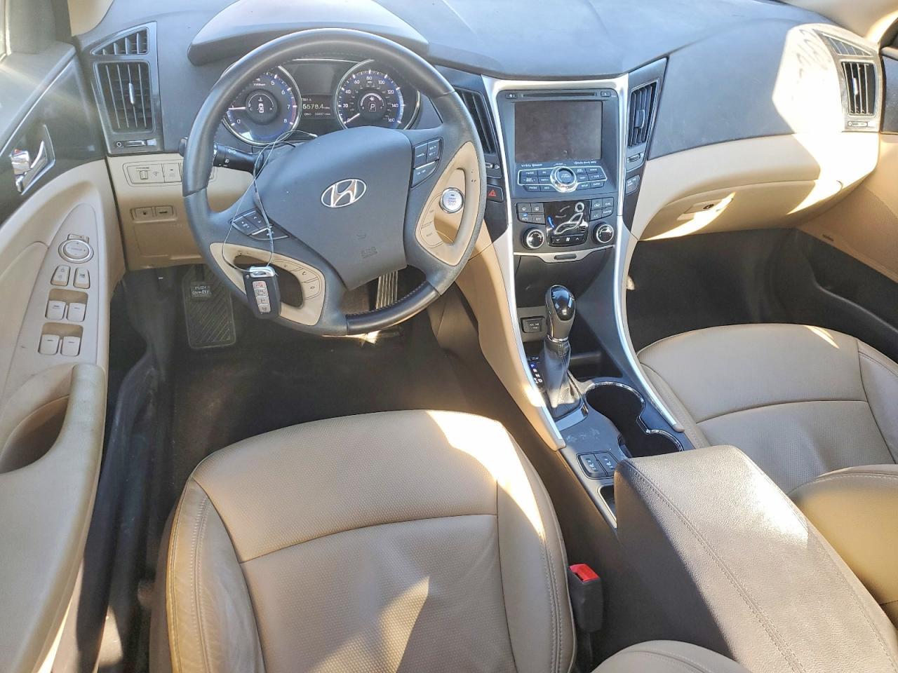 2013 HYUNDAI SONATA SE photo 8