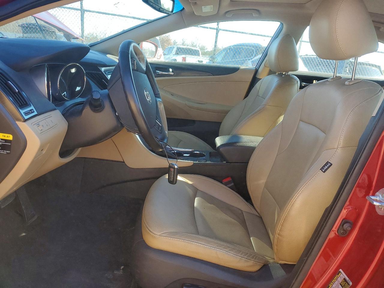 2013 HYUNDAI SONATA SE photo 7