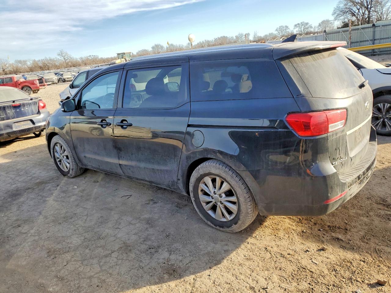 2016 KIA SEDONA LX photo 2
