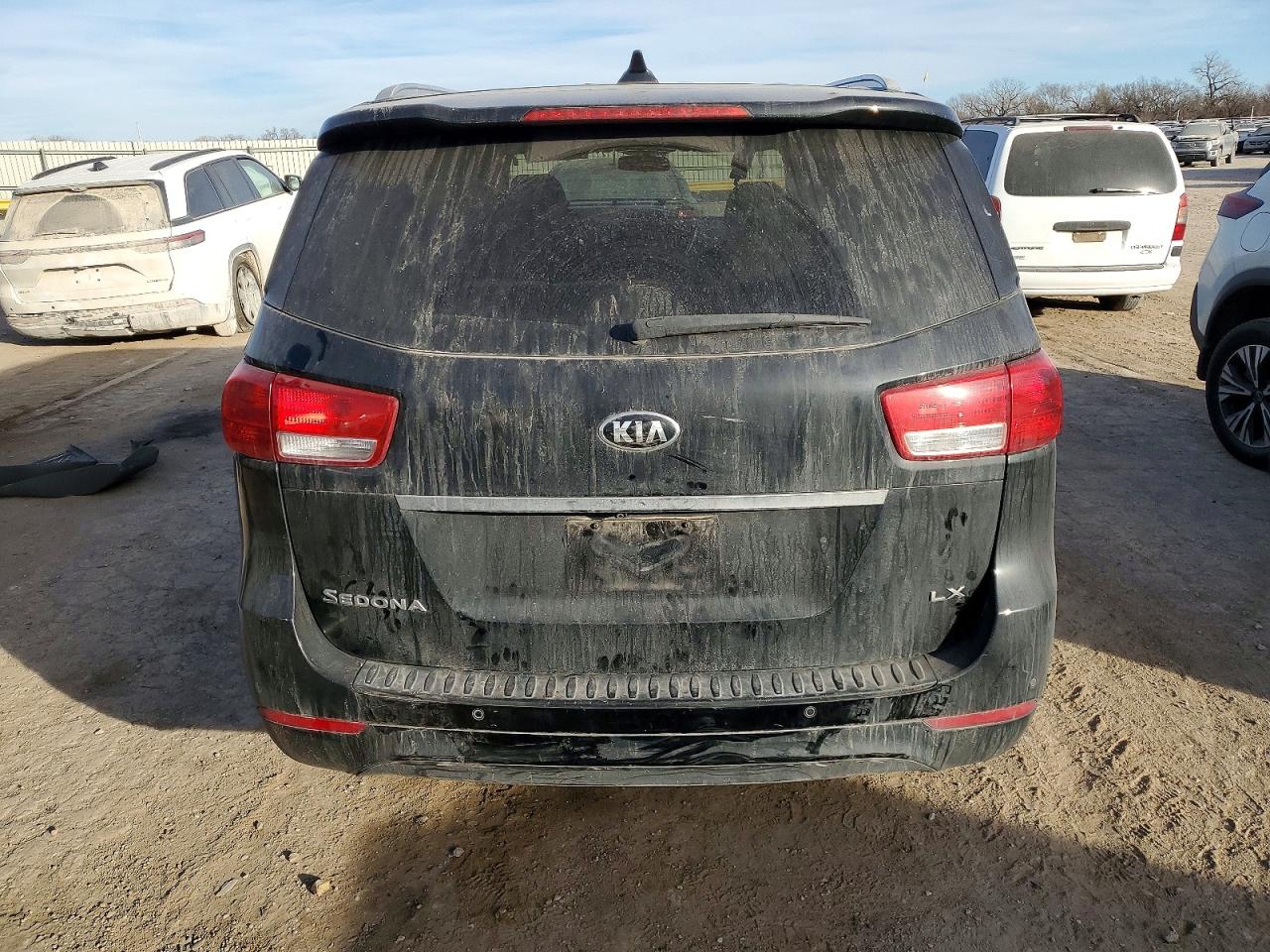 2016 KIA SEDONA LX photo 6