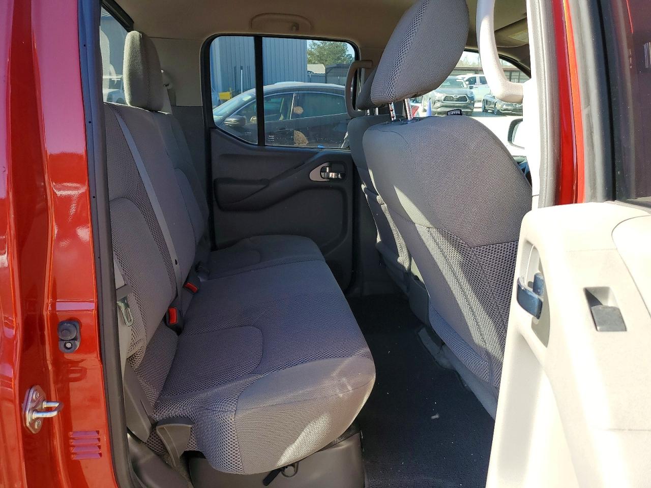 2017 NISSAN FRONTIER S photo 10