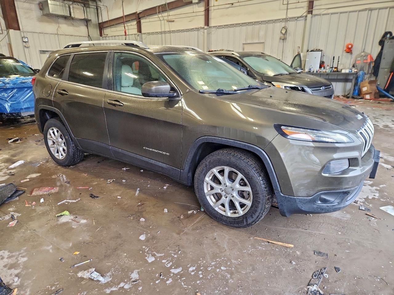 2015 JEEP CHEROKEE LATITUDE photo 4