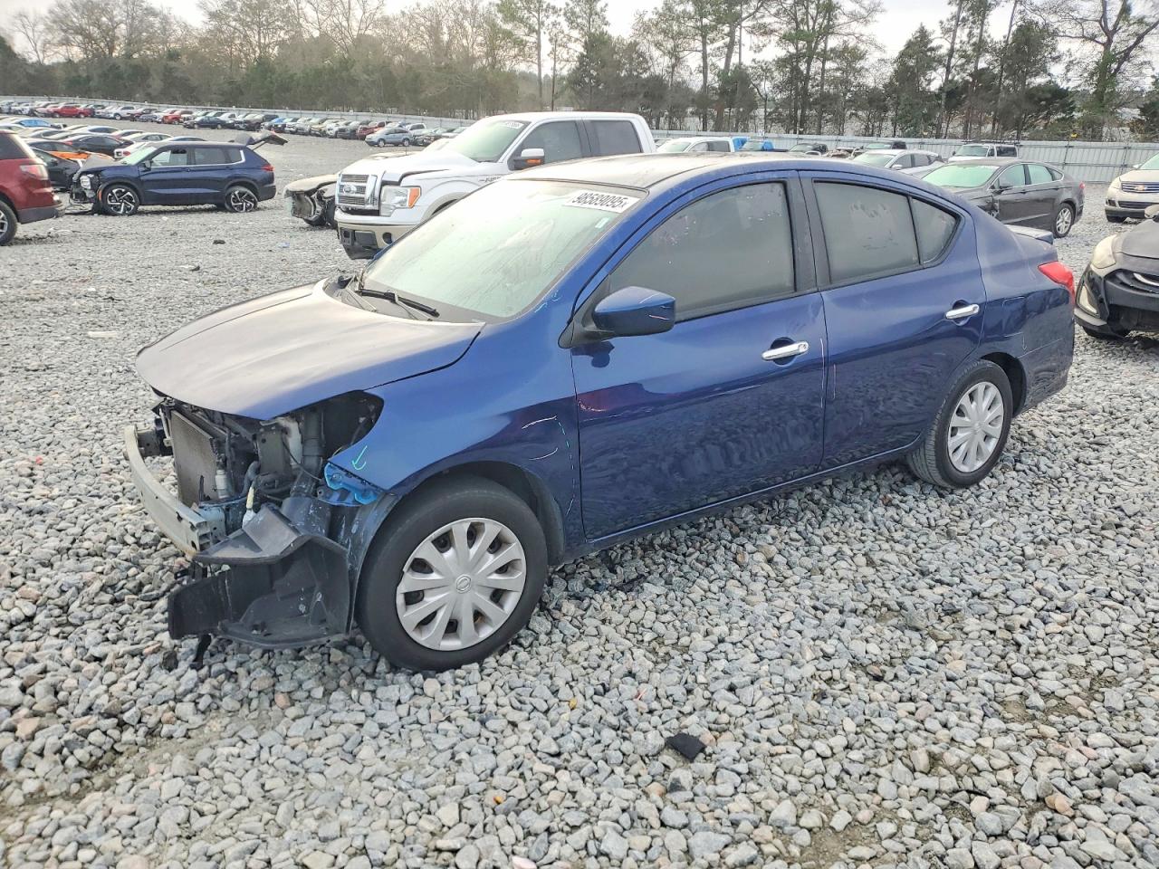 2019 NISSAN VERSA