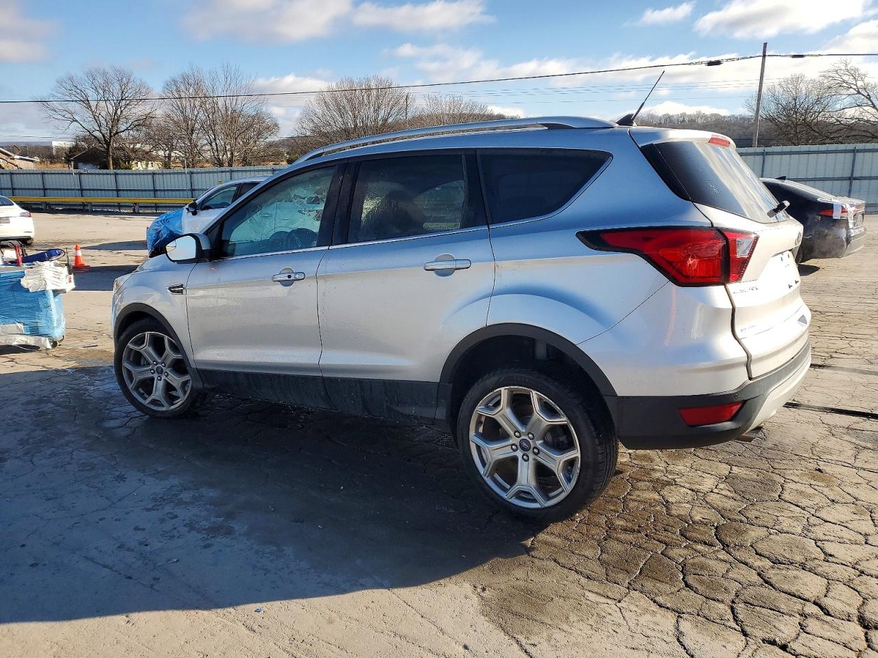 2019 FORD ESCAPE TITANIUM photo 2