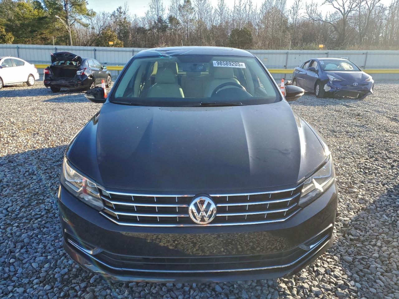 2019 VOLKSWAGEN PASSAT WOLFSBURG photo 5