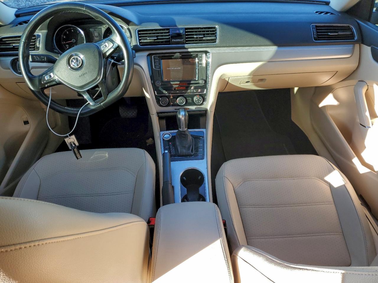 2019 VOLKSWAGEN PASSAT WOLFSBURG photo 8
