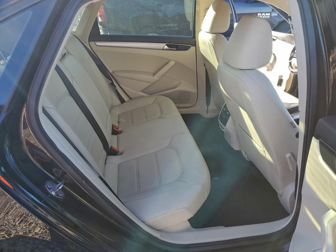 2019 VOLKSWAGEN PASSAT WOLFSBURG photo 10