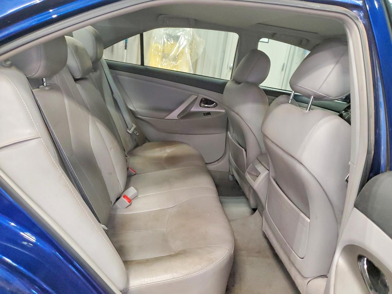 2011 TOYOTA CAMRY SE photo 10