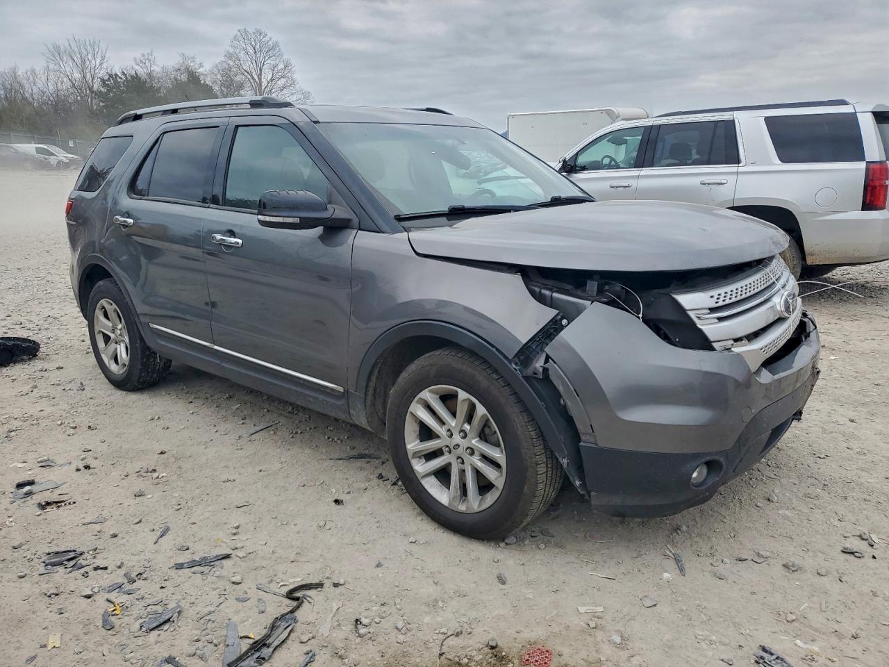 2014 FORD EXPLORER XLT photo 4