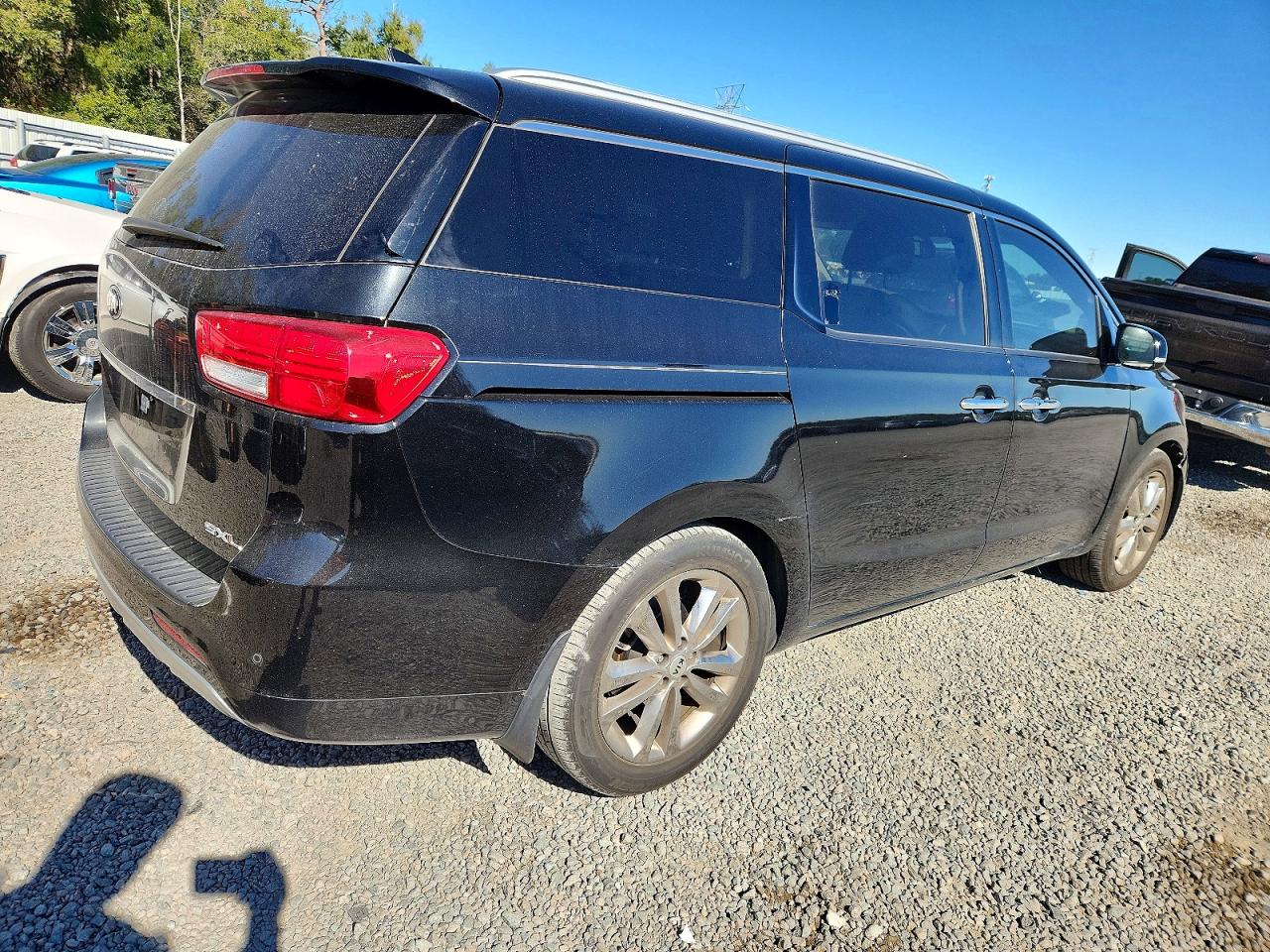 2016 KIA SEDONA SXL photo 3