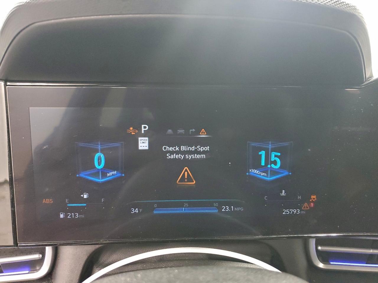 2024 HYUNDAI ELANTRA SEL photo 9