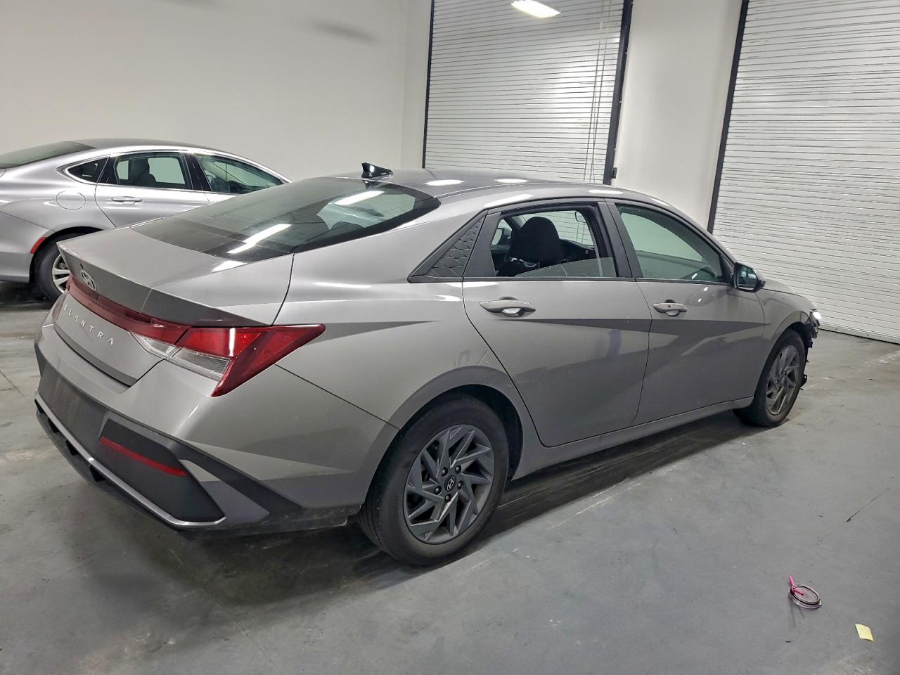 2024 HYUNDAI ELANTRA SEL photo 3