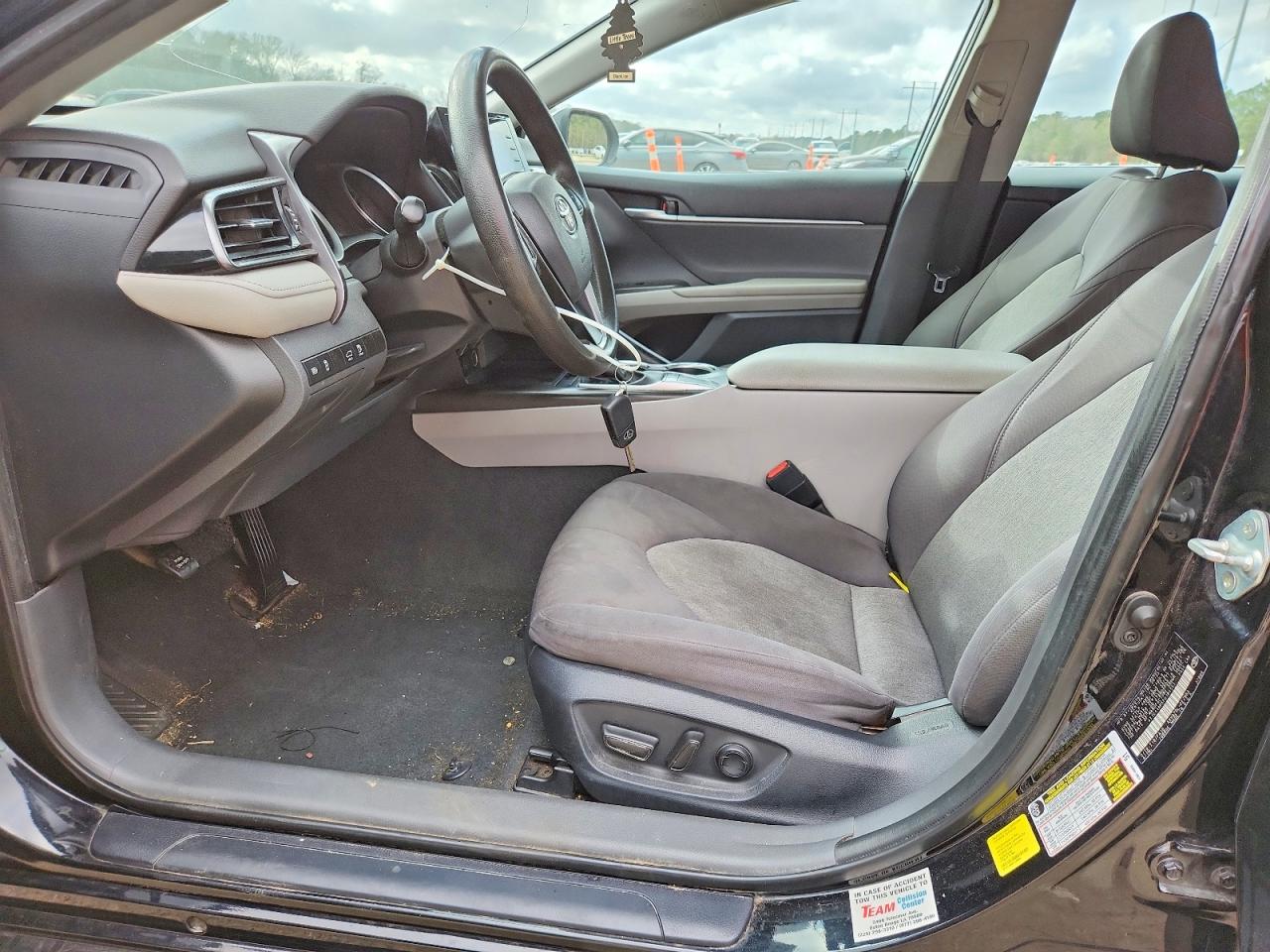 2023 TOYOTA CAMRY LE photo 19