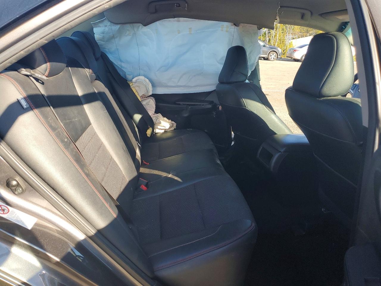 2016 TOYOTA CAMRY LE photo 10