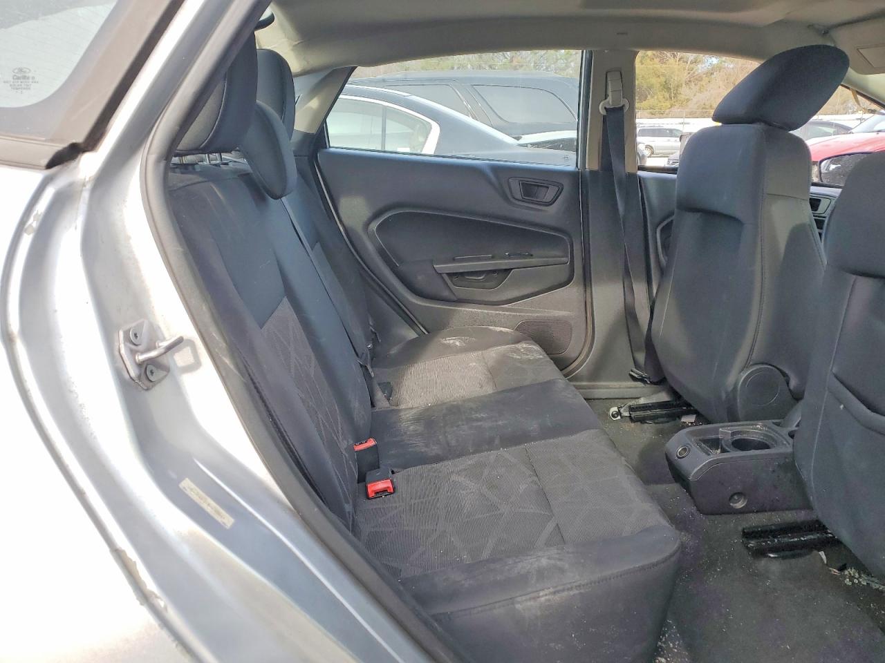 2011 FORD FIESTA SE photo 10