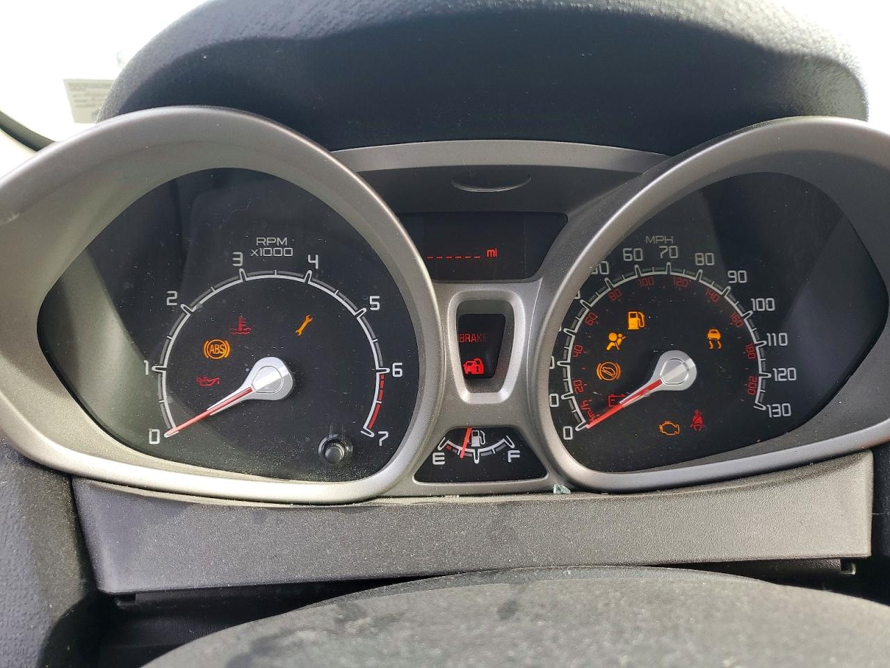 2011 FORD FIESTA SE photo 9
