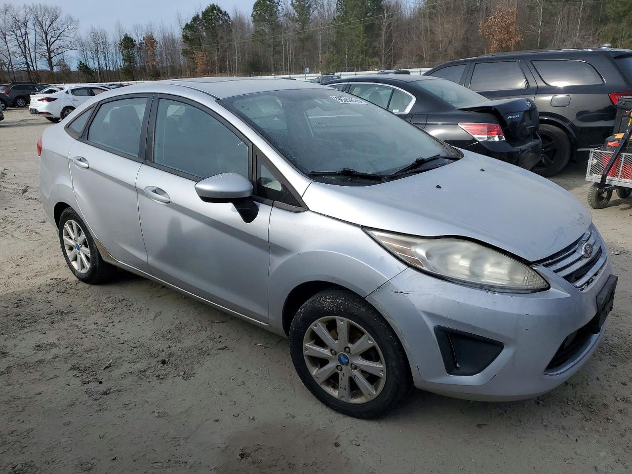 2011 FORD FIESTA SE photo 4