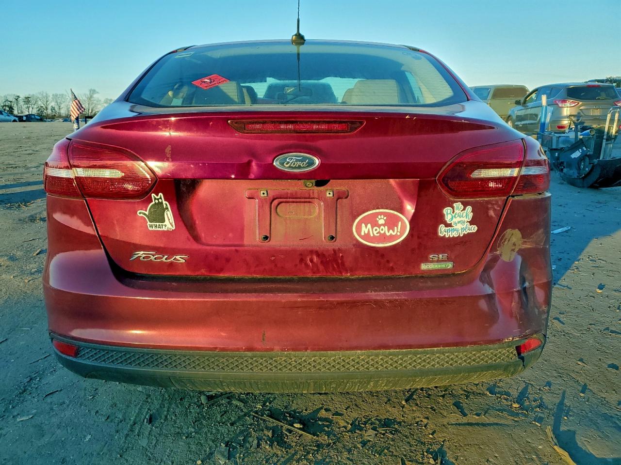 2017 FORD FOCUS SE photo 6