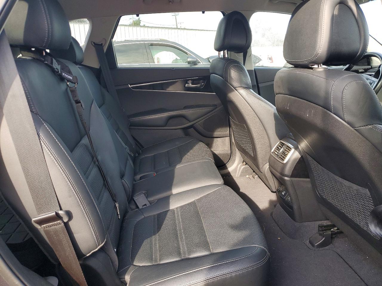 2016 KIA SORENTO EX photo 19