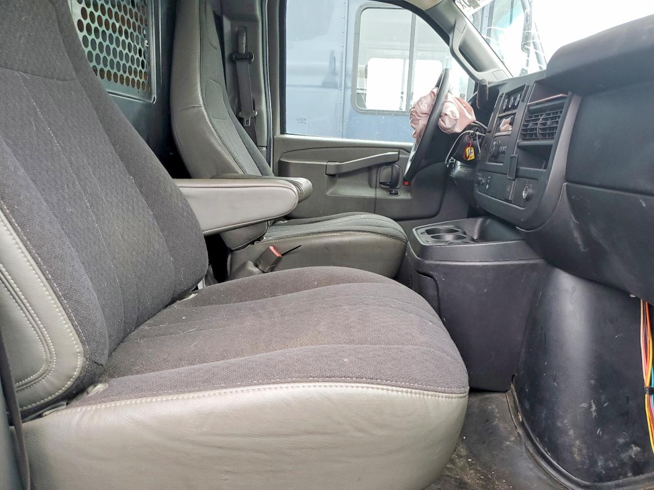 2018 GMC SAVANA G2500 UTILITY / SERVICE VAN photo 41
