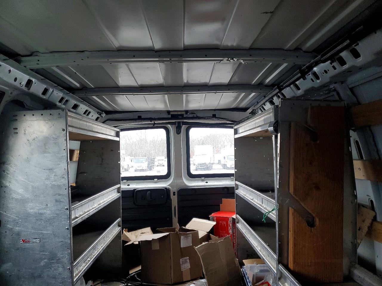 2018 GMC SAVANA G2500 UTILITY / SERVICE VAN photo 37