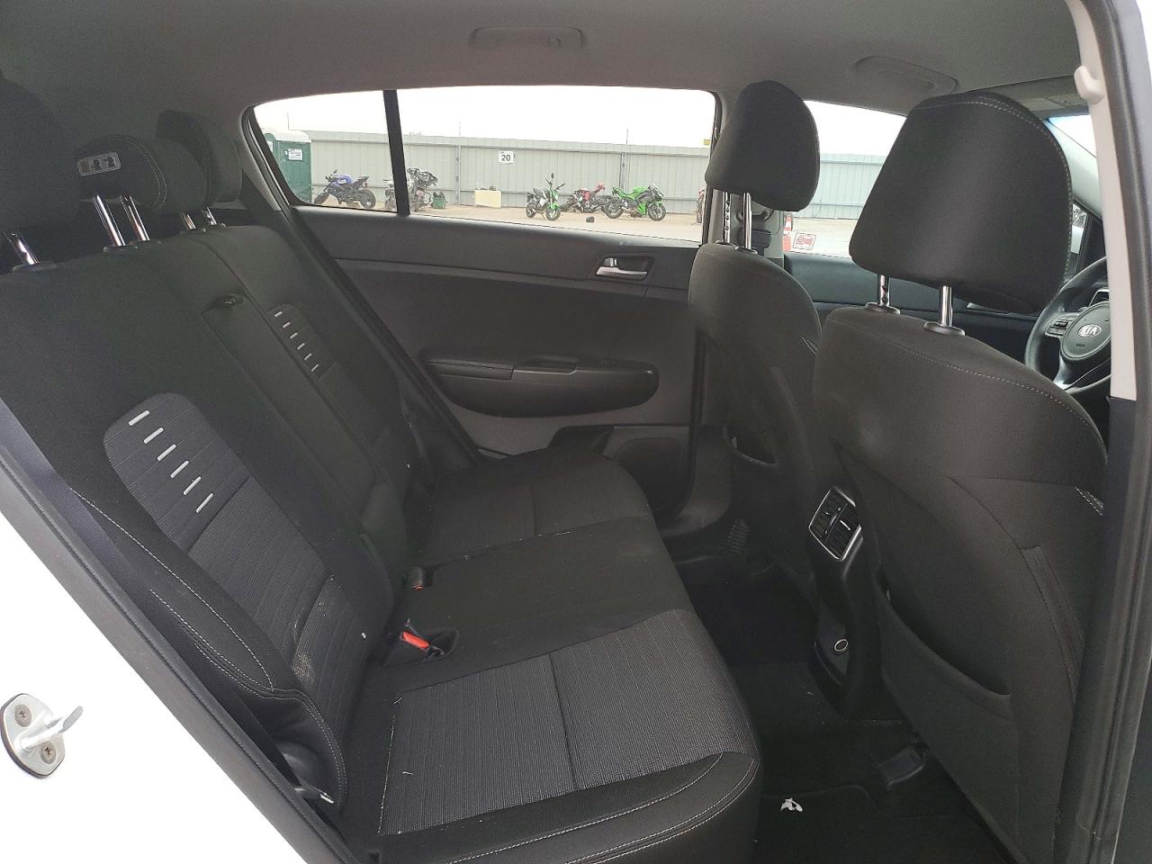 2017 KIA SPORTAGE LX photo 11