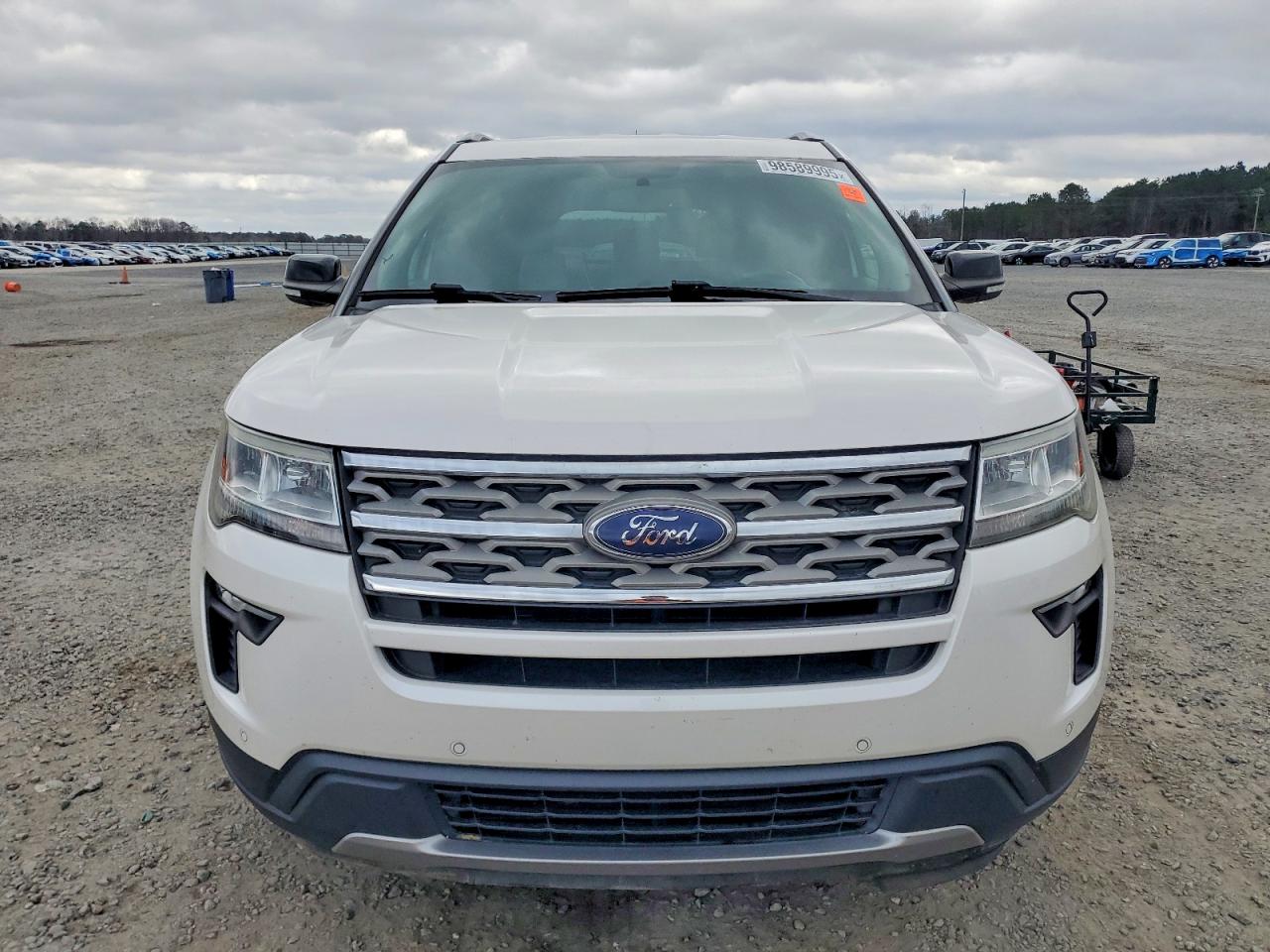 2018 FORD EXPLORER XLT photo 5