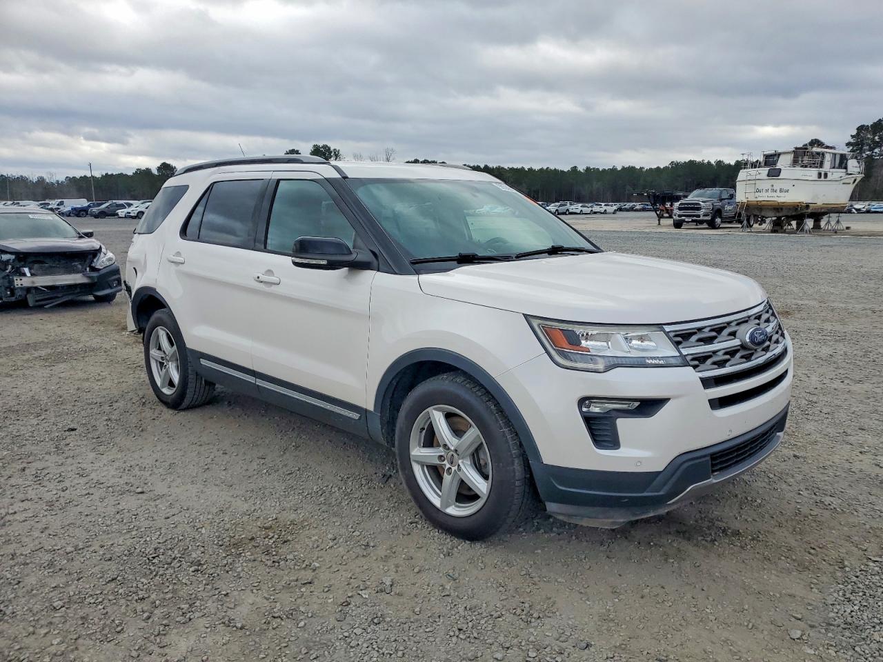 2018 FORD EXPLORER XLT photo 4