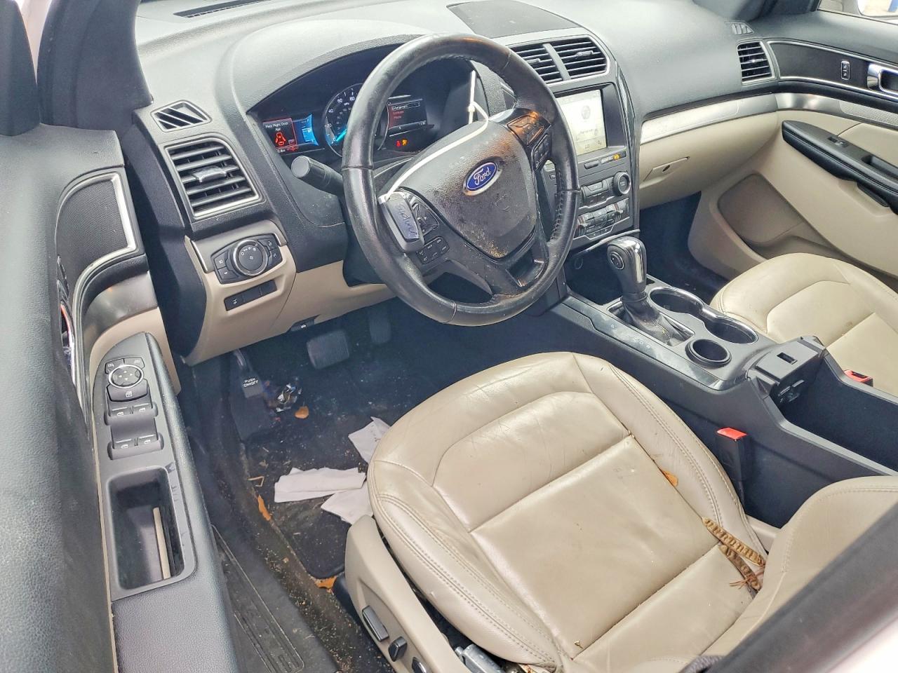 2018 FORD EXPLORER XLT photo 8
