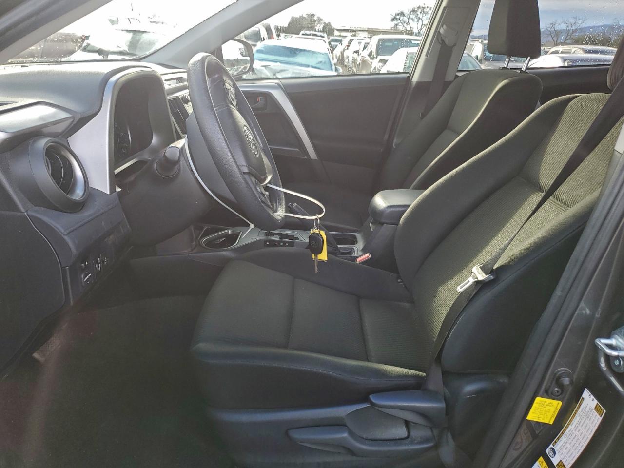 2017 TOYOTA RAV4 LE photo 7